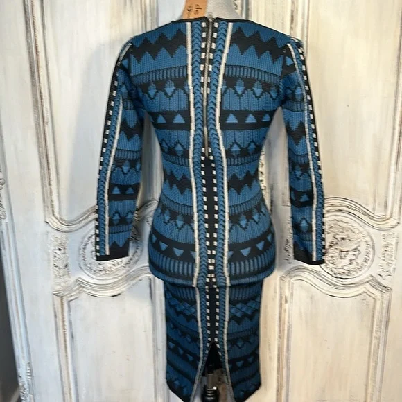 Jealous Tomato Geo Graphic Long Sleeve Deep V Neck Body con Knit Dress Size S - Picture 9 of 11